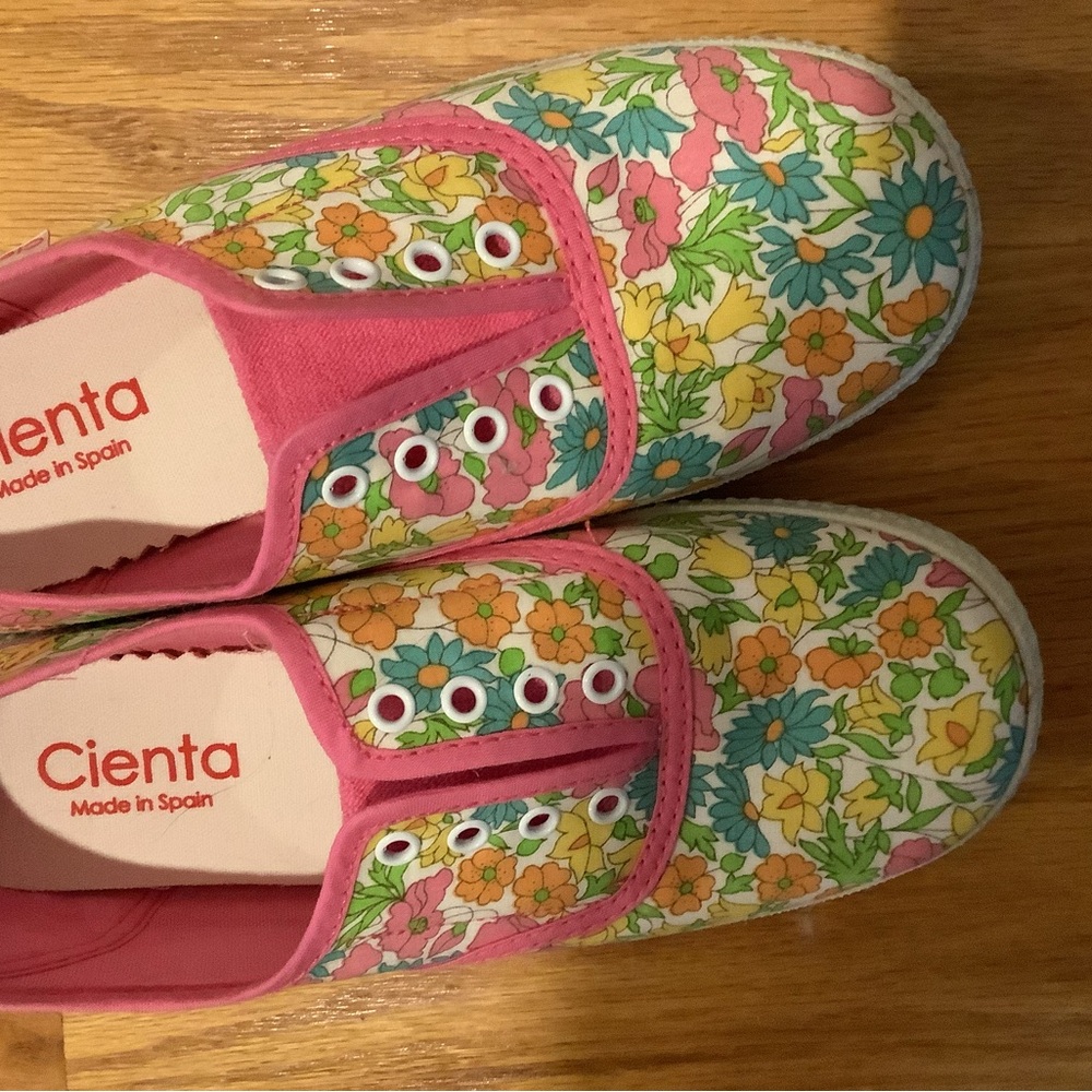 Cienta Kids Floral Sneakers - Pink and Multicolor